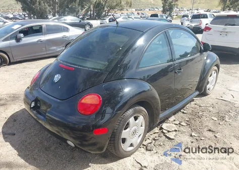 2000 Volkswagen New Beetle Gls z USA, uszkodzony, nr VIN 3VWCC21C7YM411166